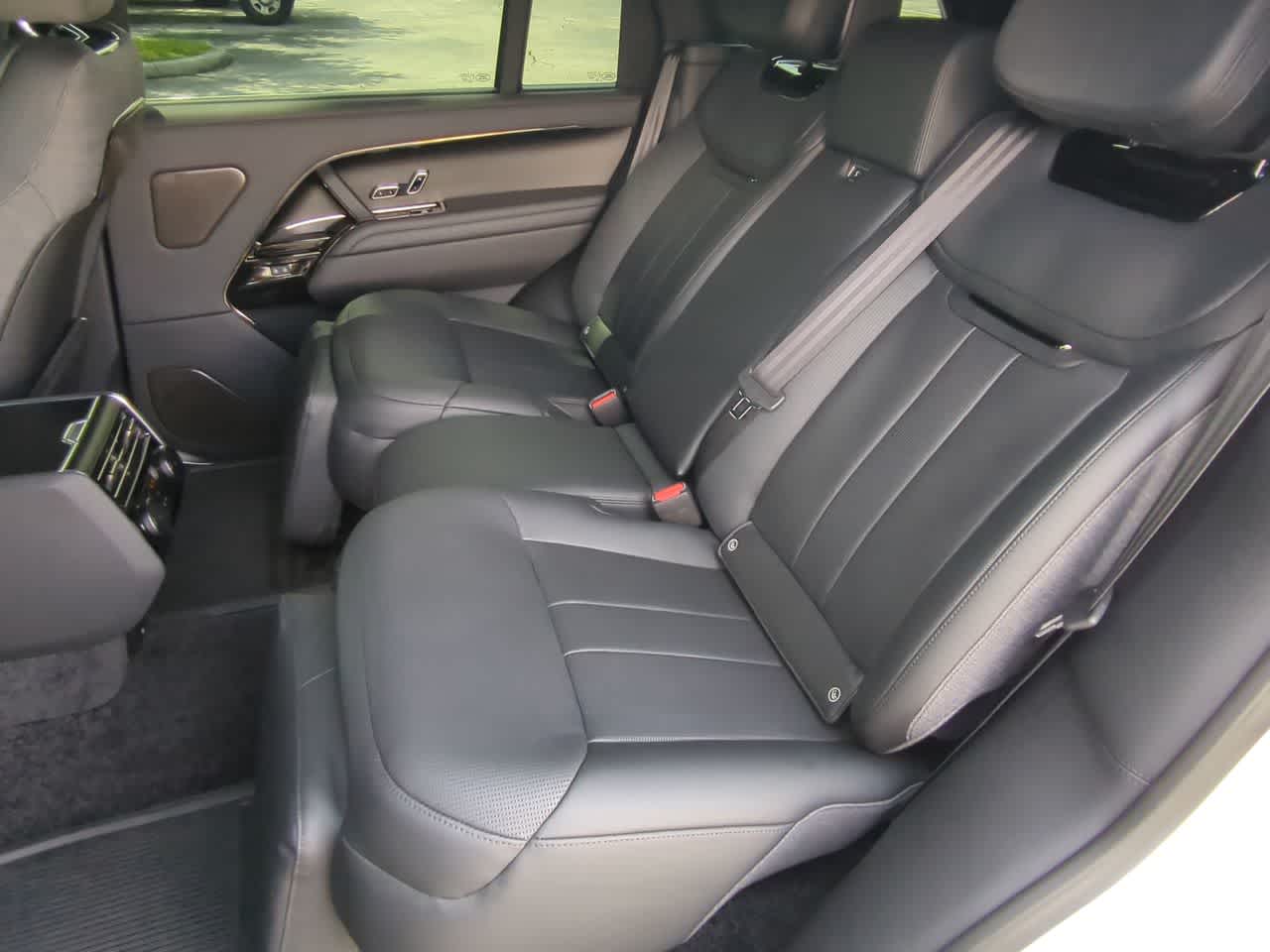 Thumbnail: 2025 Land Rover Range Rover - 21