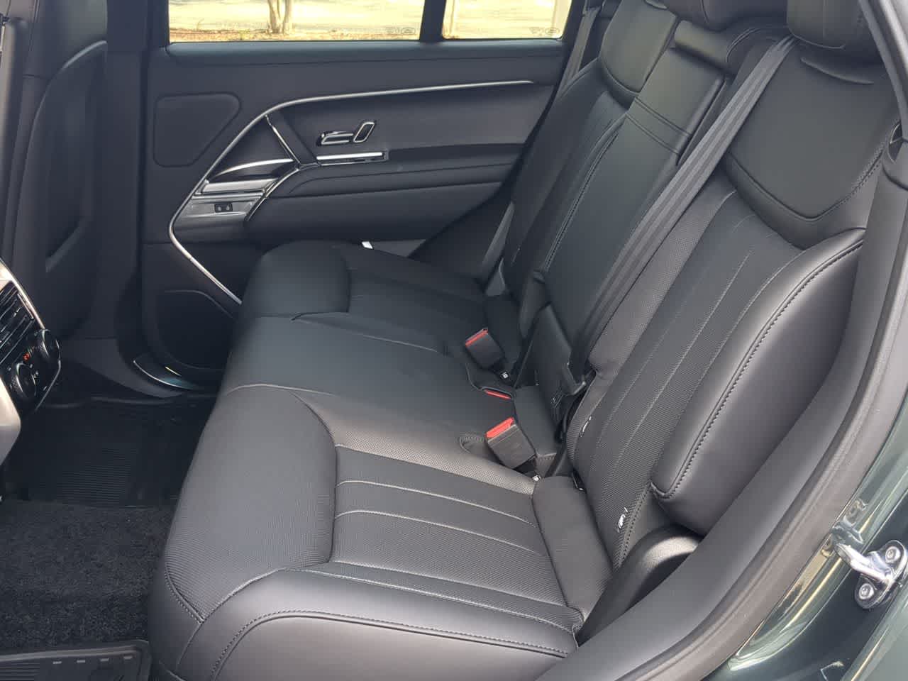 Thumbnail: 2026 Land Rover Range Rover - 21