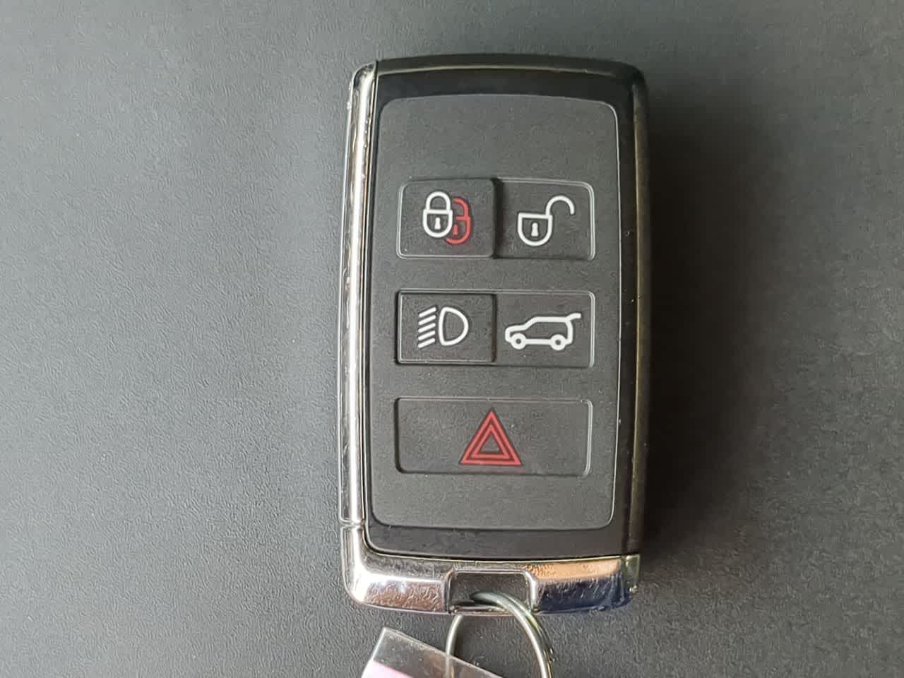 Thumbnail: 2025 Land Rover Defender - 38