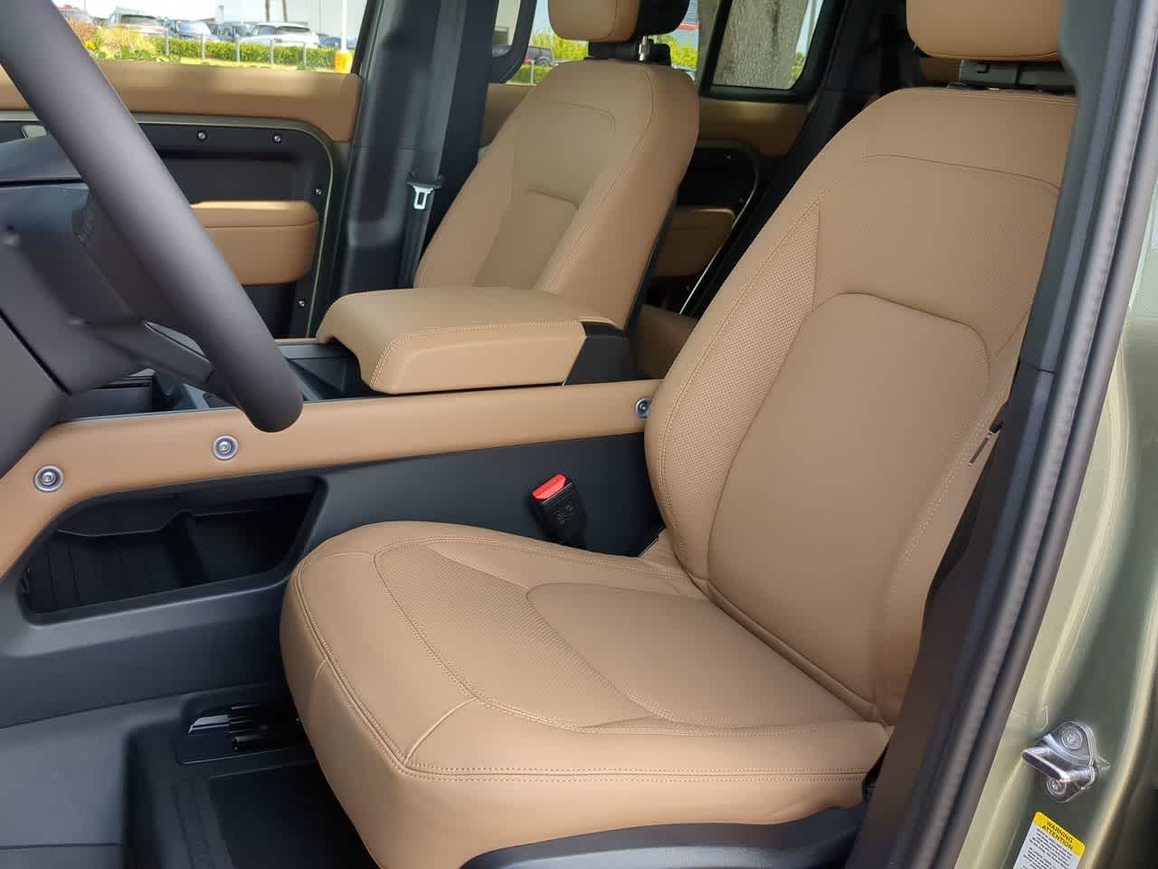 2025 Land Rover Defender 110 17