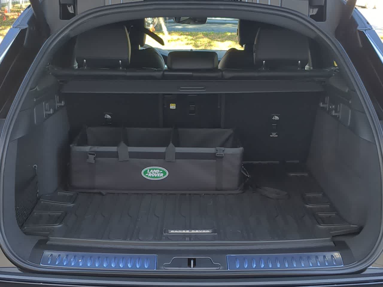 Thumbnail: 2026 Land Rover Range Rover Velar - 37