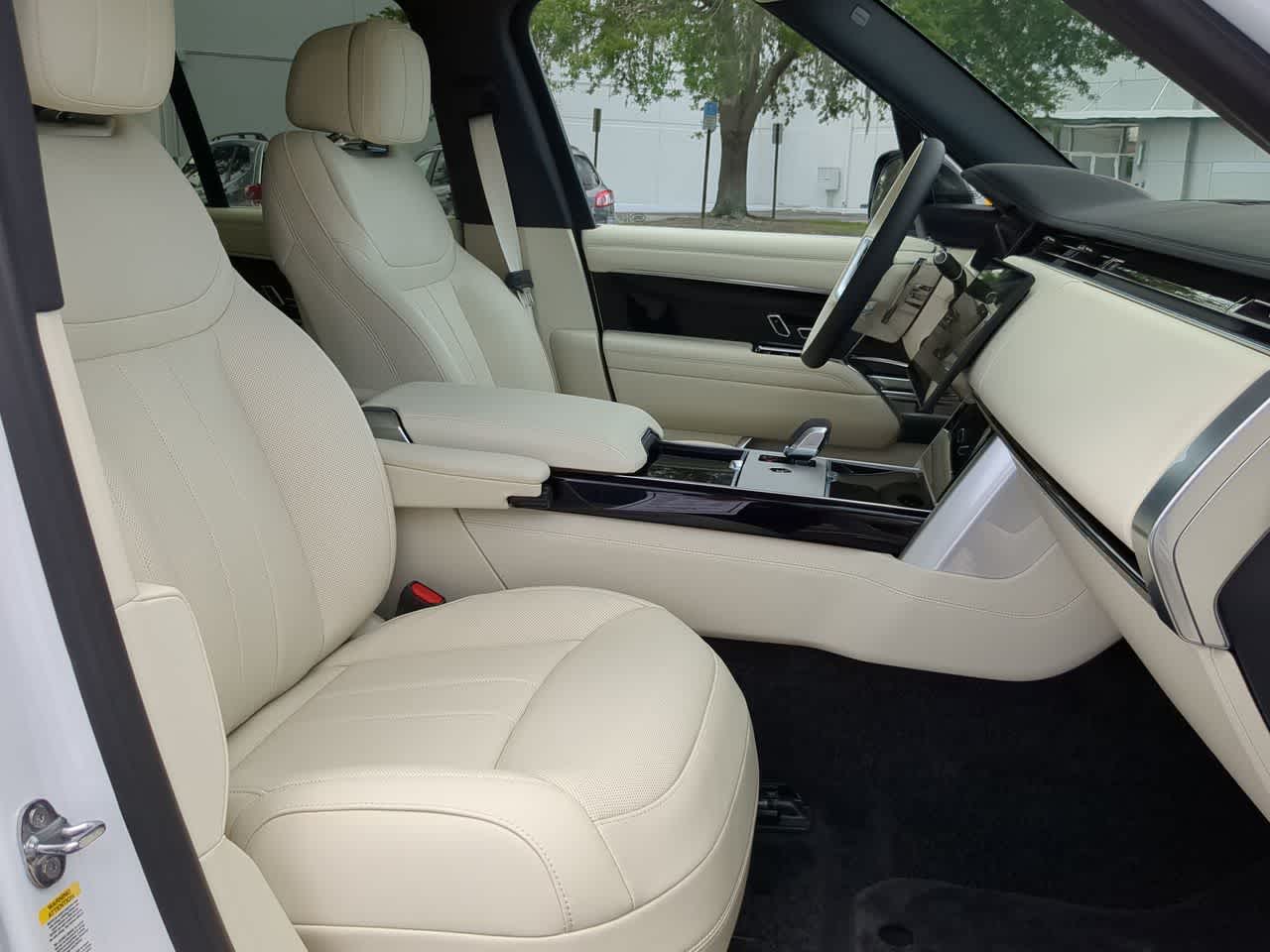 Thumbnail: 2025 Land Rover Range Rover - 22