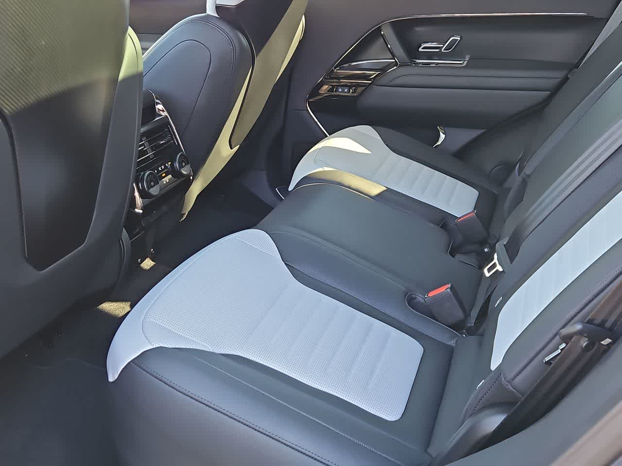 Thumbnail: 2025 Land Rover Range Rover Sport - 18