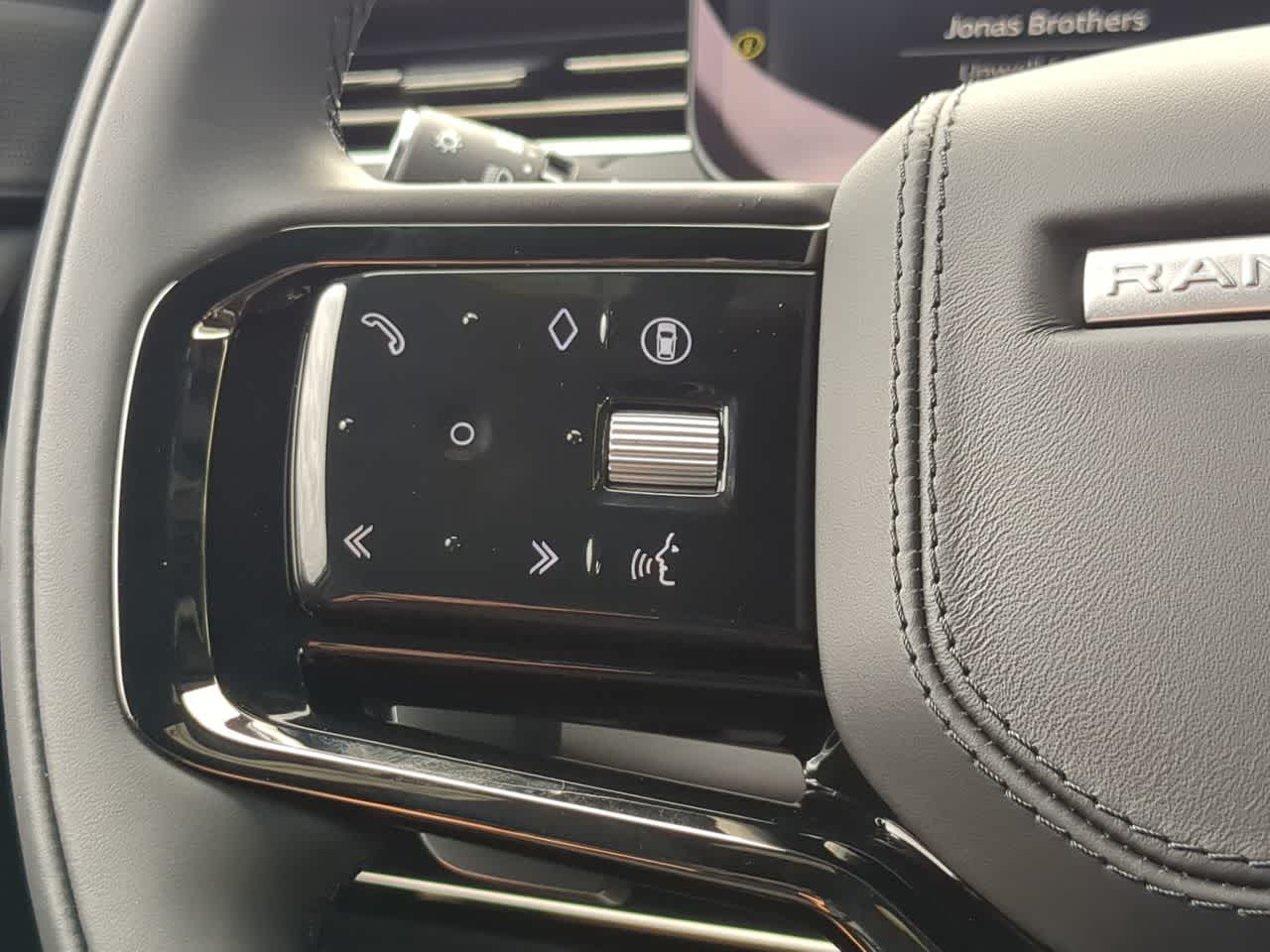 Thumbnail: 2025 Land Rover Range Rover Sport - 26