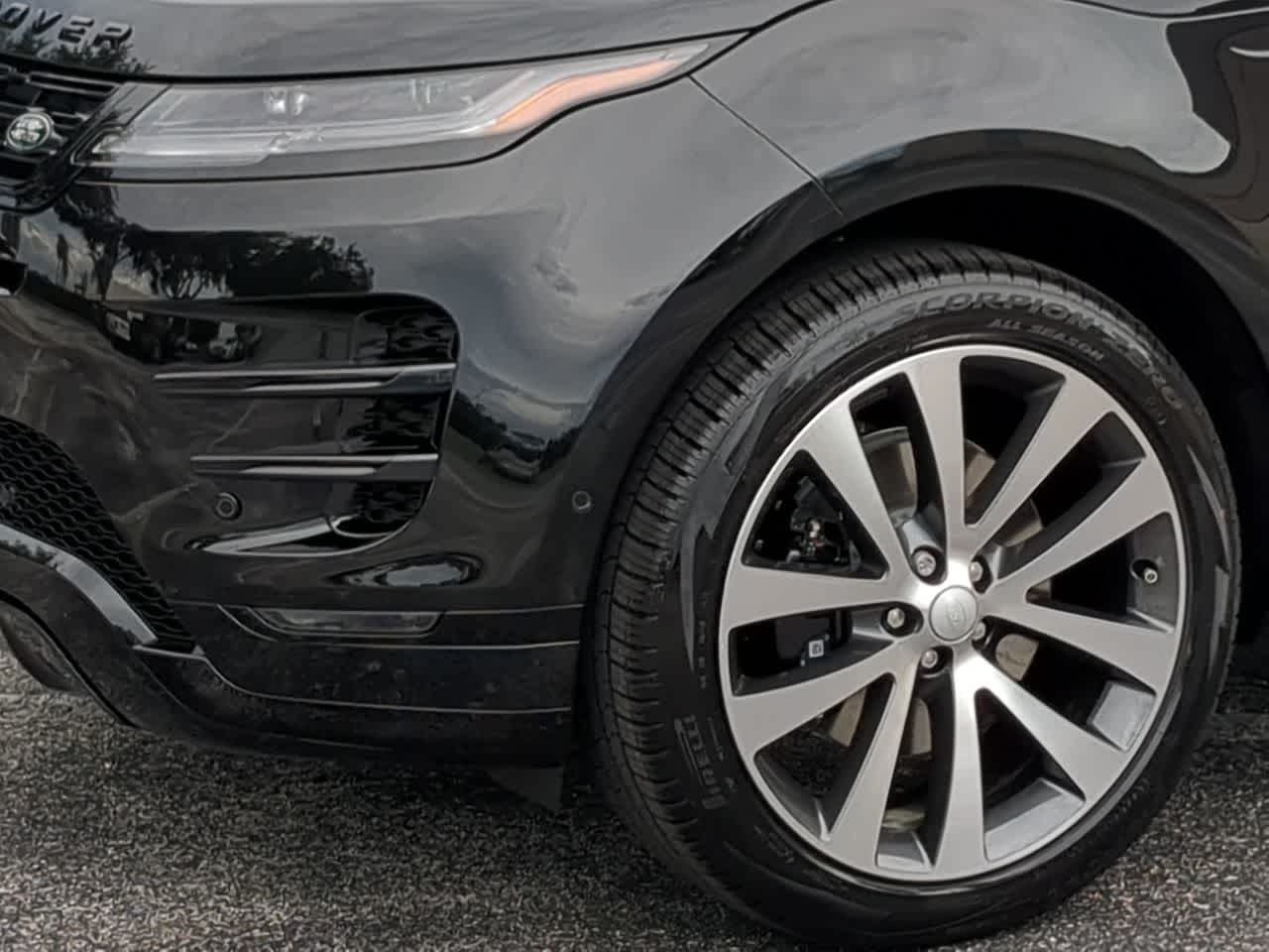 Thumbnail: 2026 Land Rover Range Rover Evoque - 11