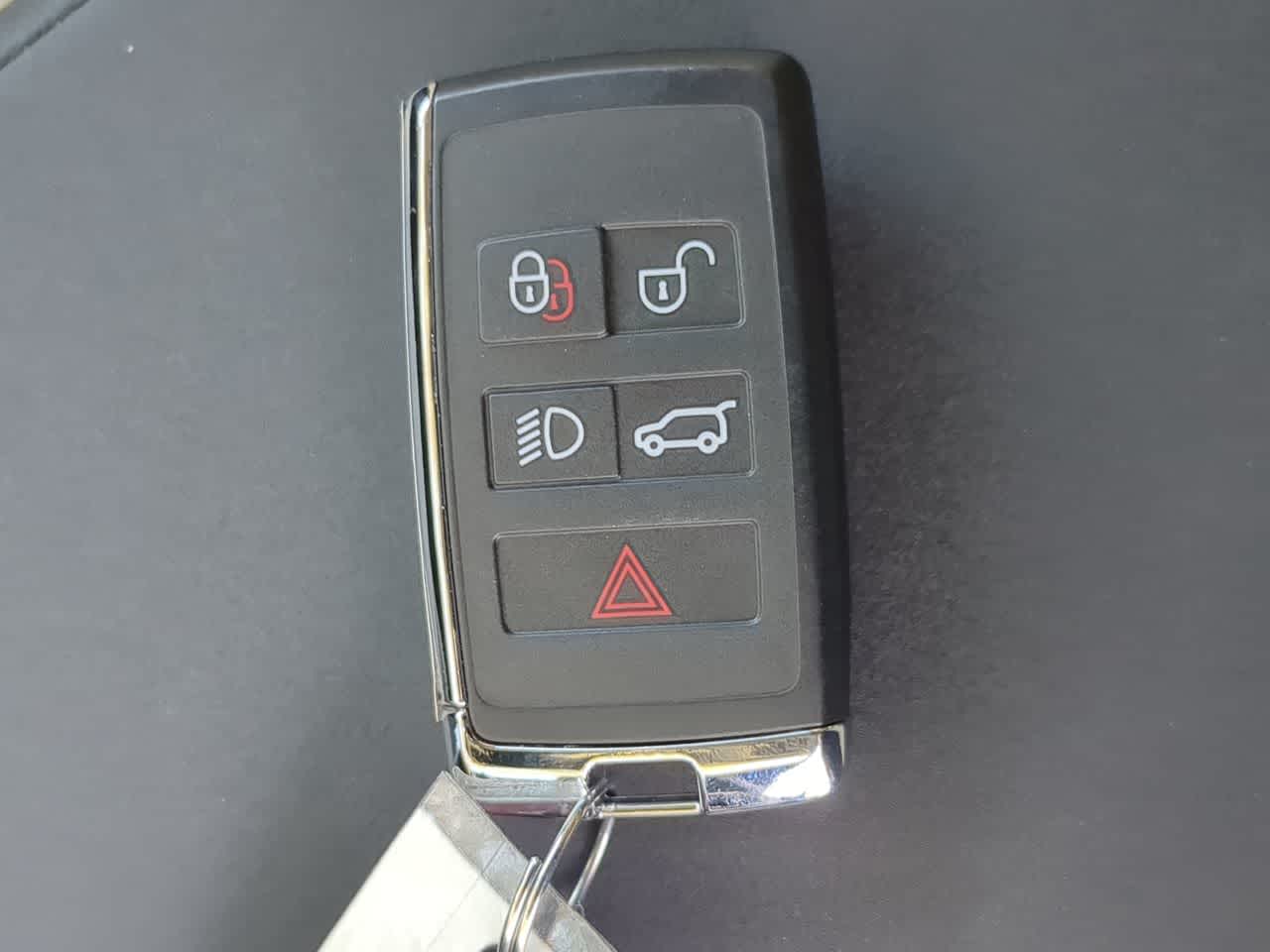 Thumbnail: 2025 Land Rover Discovery Sport - 37