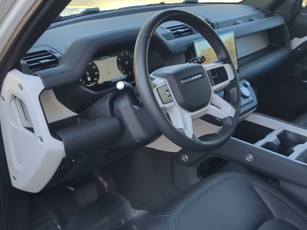 Thumbnail: 2025 Land Rover Defender - 10