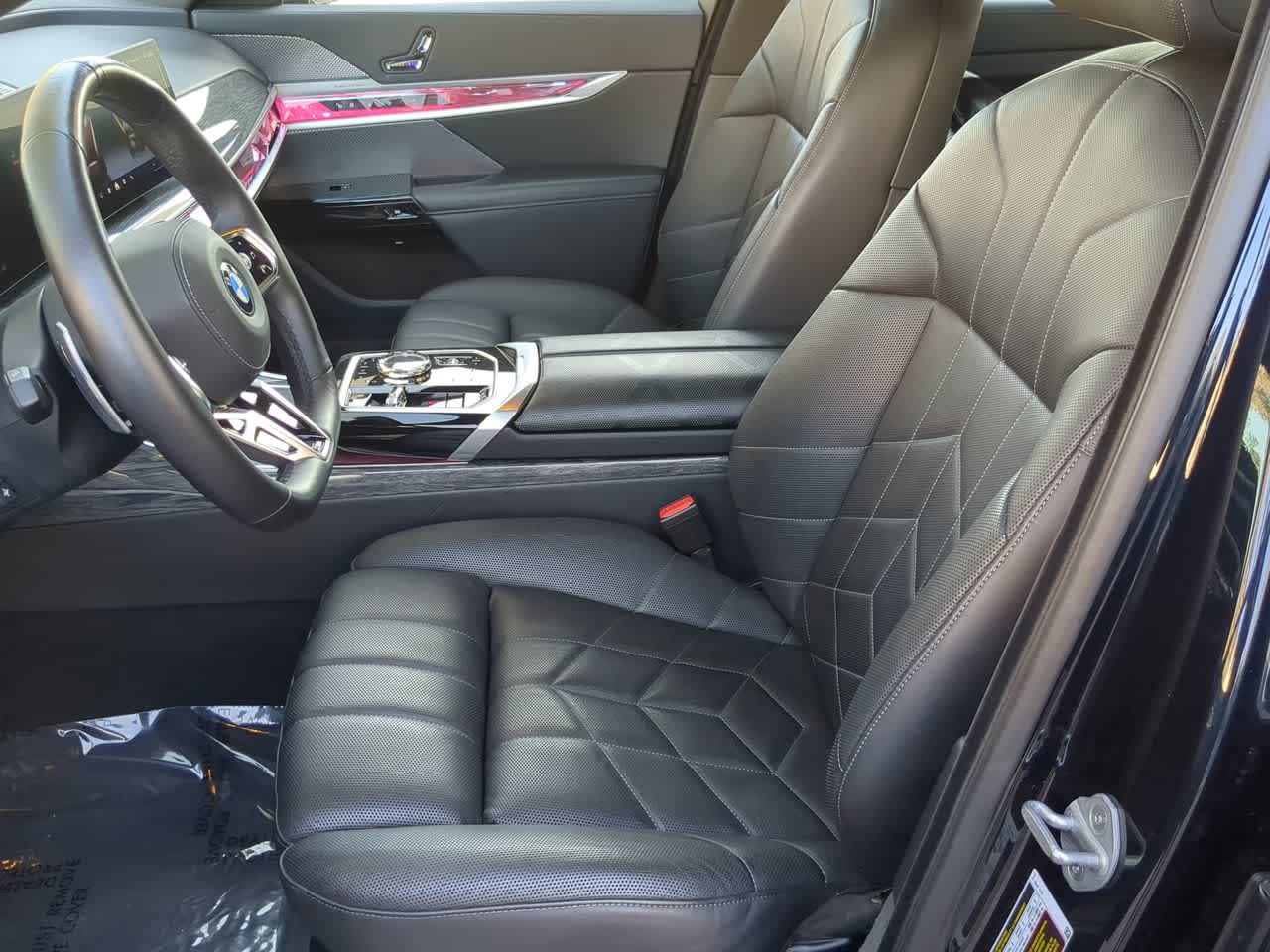 Thumbnail: 2025 BMW 7 Series - 16