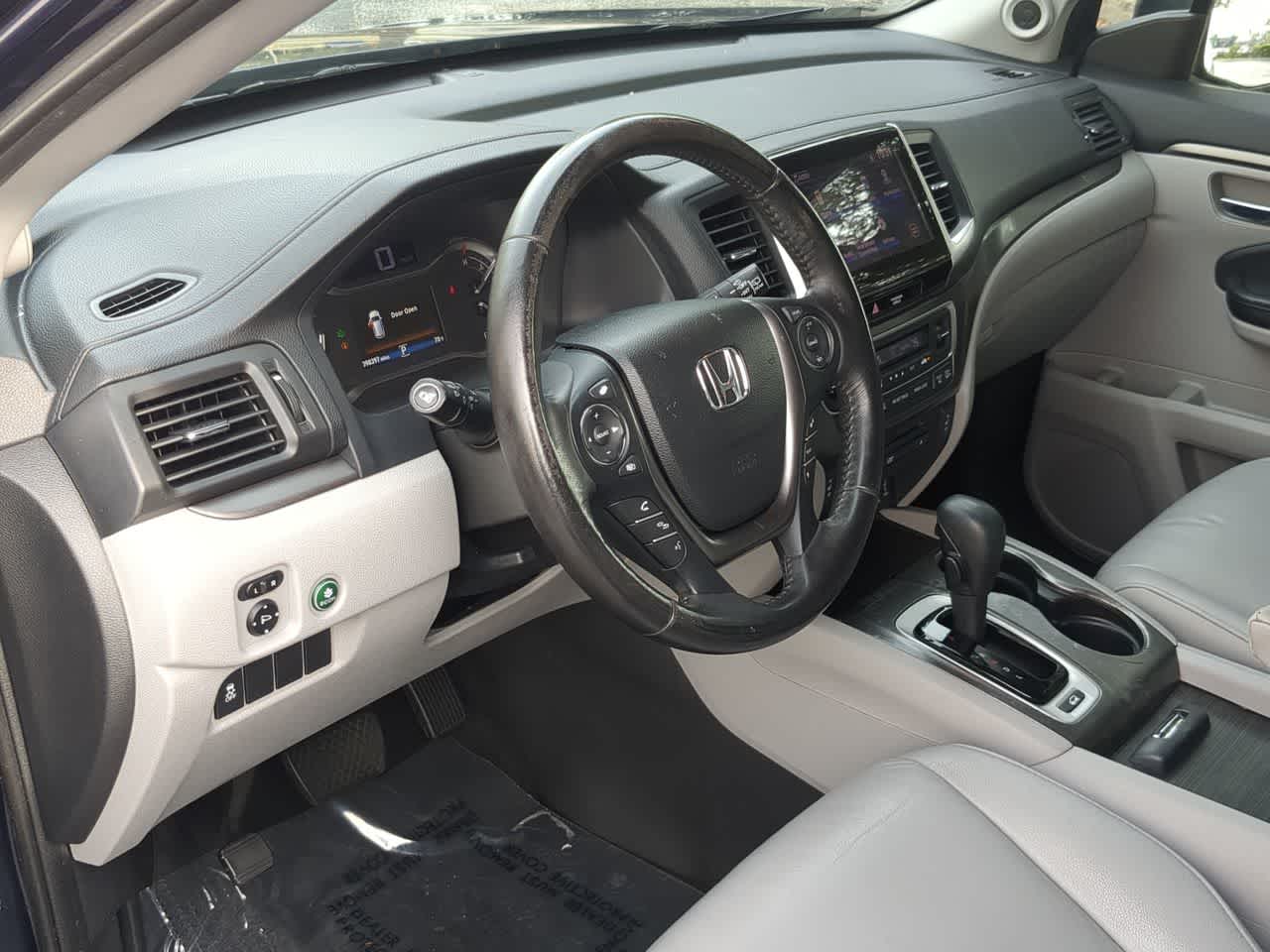 Thumbnail: 2018 Honda Pilot - 10