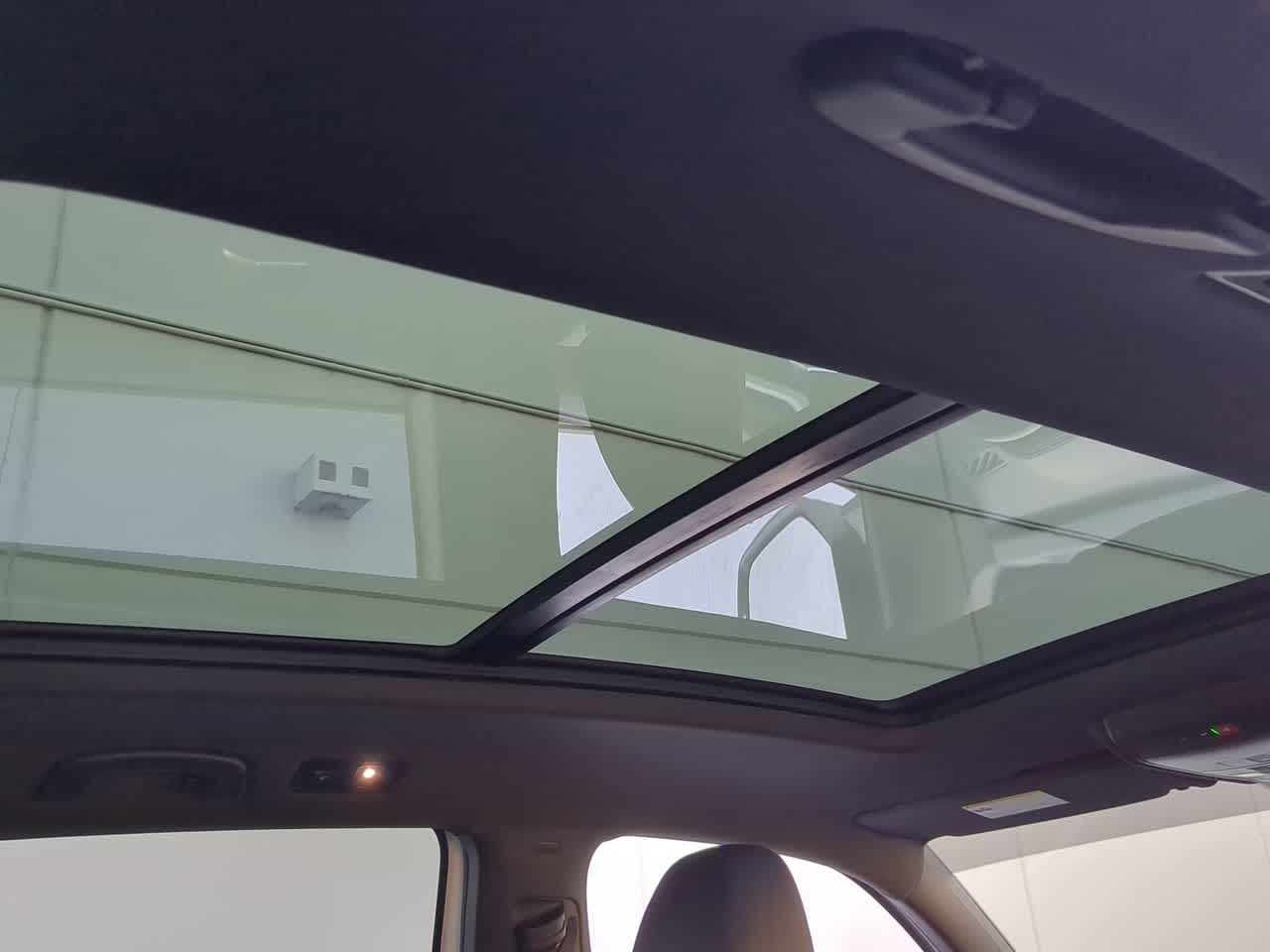 Thumbnail: 2023 Volkswagen Atlas - 22