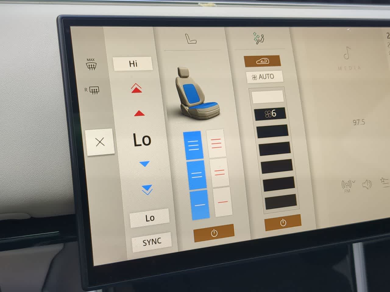 Thumbnail: 2024 Land Rover Range Rover - 44