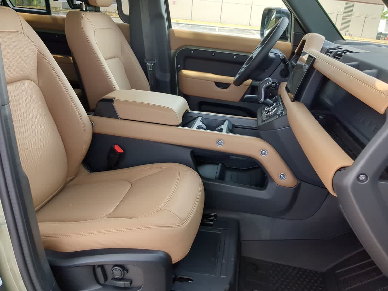 2025 Land Rover Defender 110 24