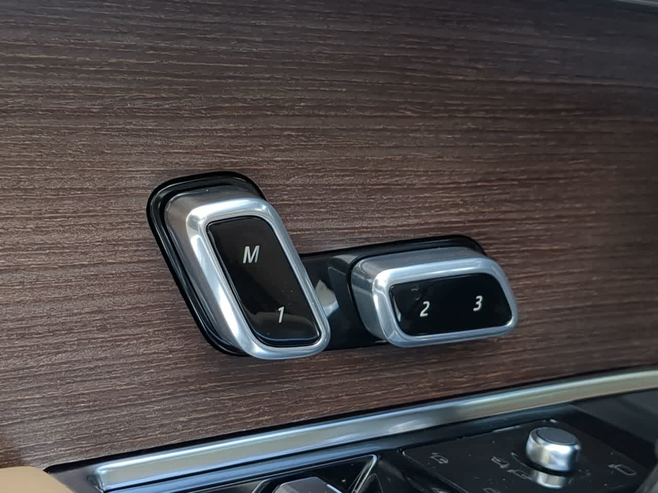 Thumbnail: 2026 Land Rover Range Rover - 18