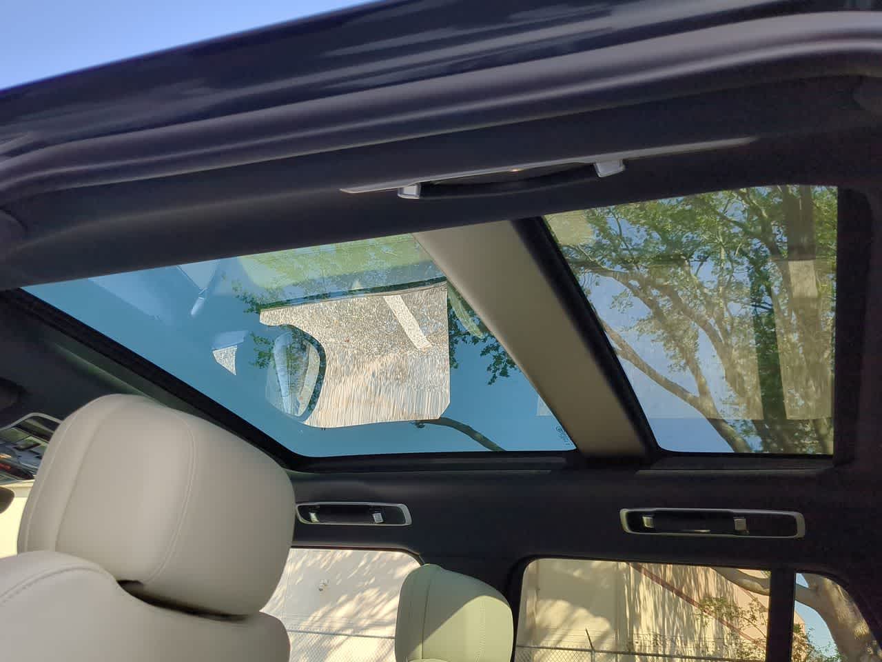 Thumbnail: 2025 Land Rover Range Rover - 22