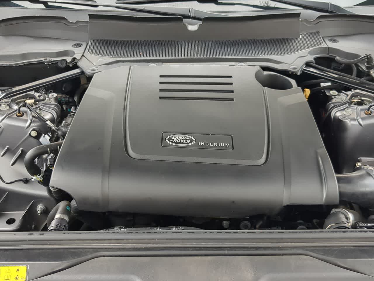 Thumbnail: 2025 Land Rover Discovery - 13