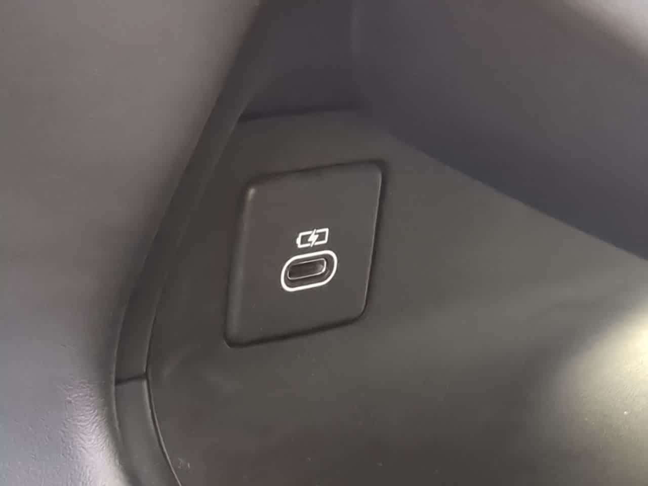 Thumbnail: 2025 Land Rover Range Rover Sport - 31