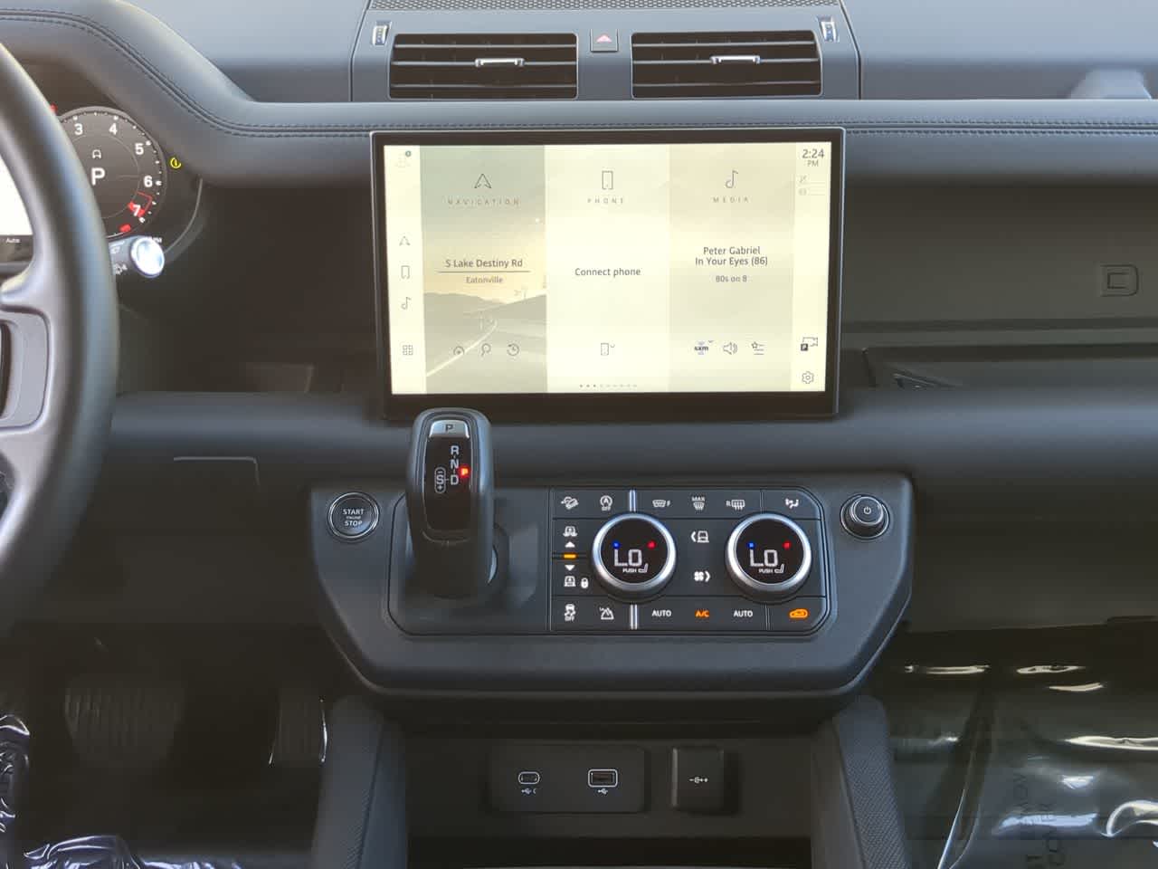 Thumbnail: 2024 Land Rover Defender - 30