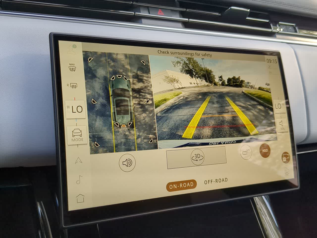 Thumbnail: 2025 Land Rover Range Rover Sport - 31