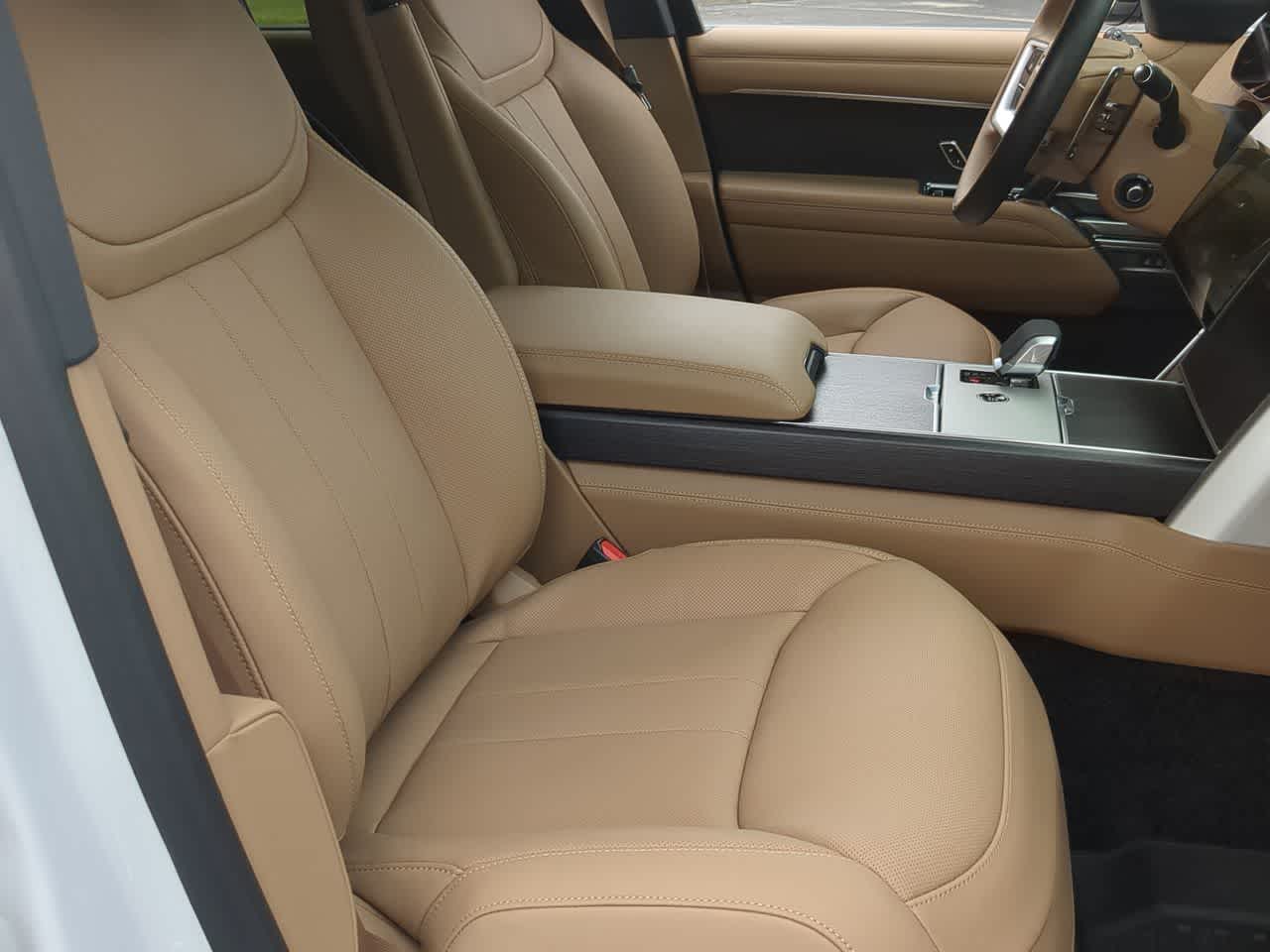 Thumbnail: 2025 Land Rover Range Rover - 24