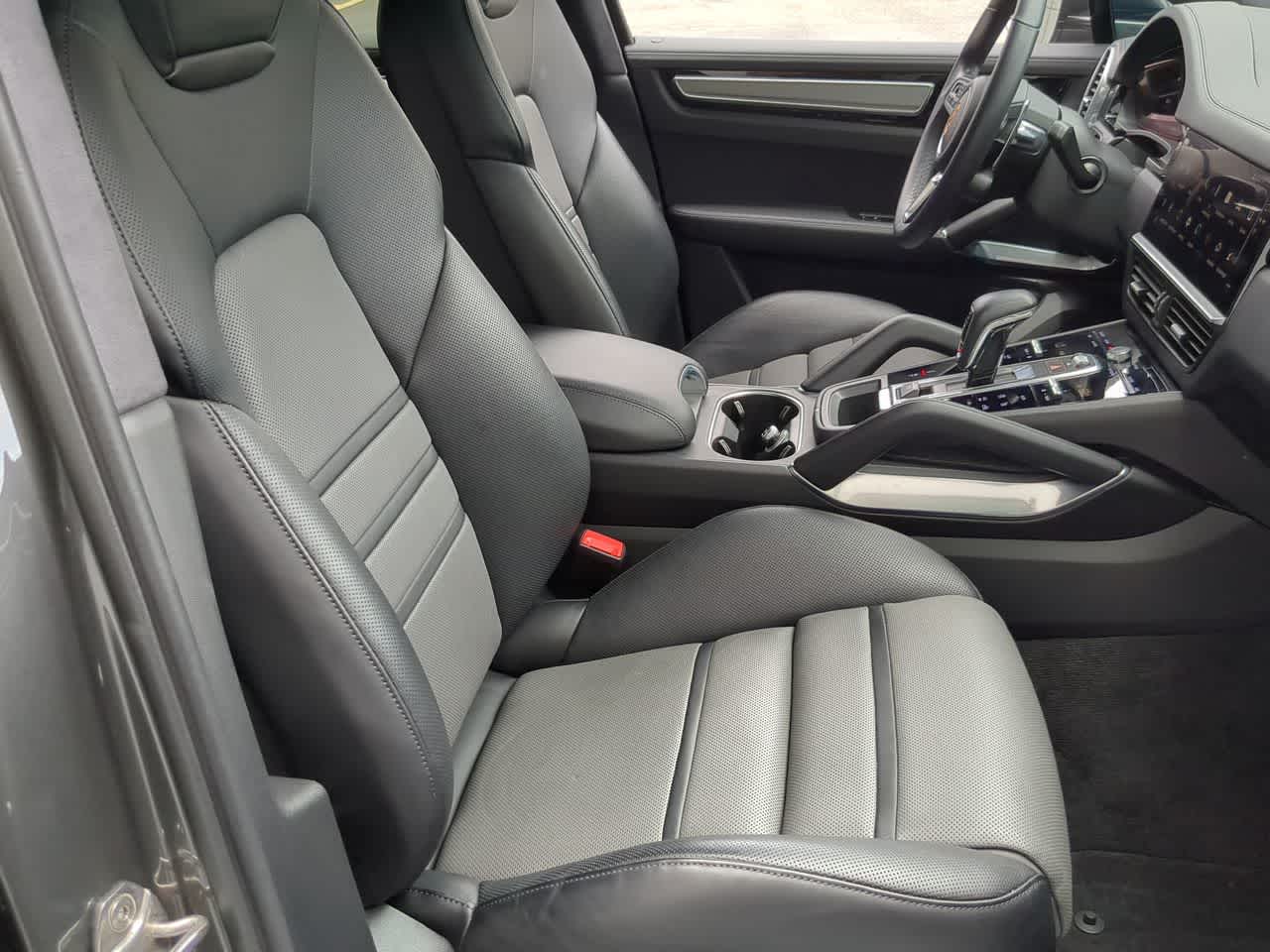 Thumbnail: 2023 Porsche Cayenne - 23