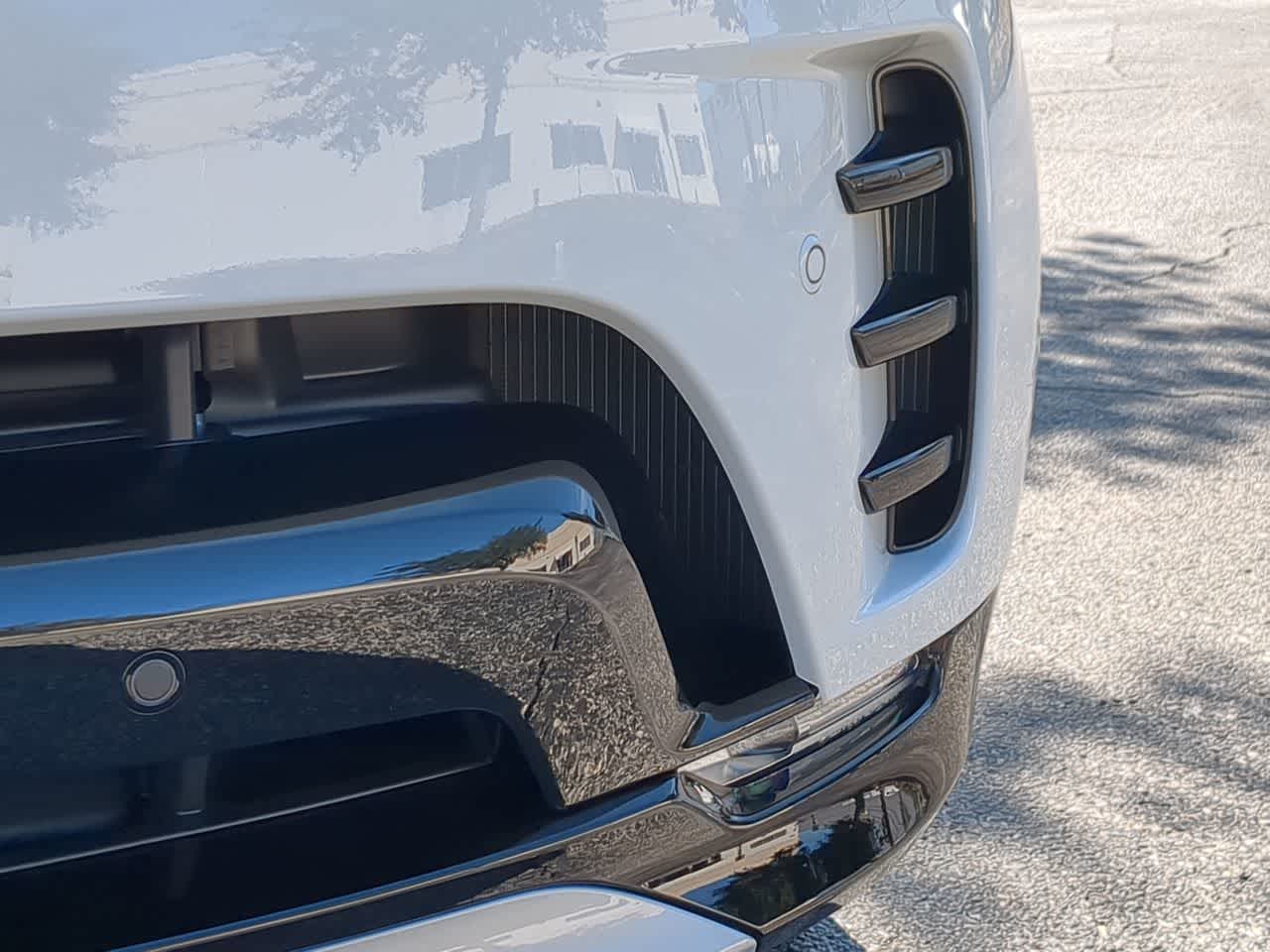 Thumbnail: 2026 Land Rover Discovery - 11