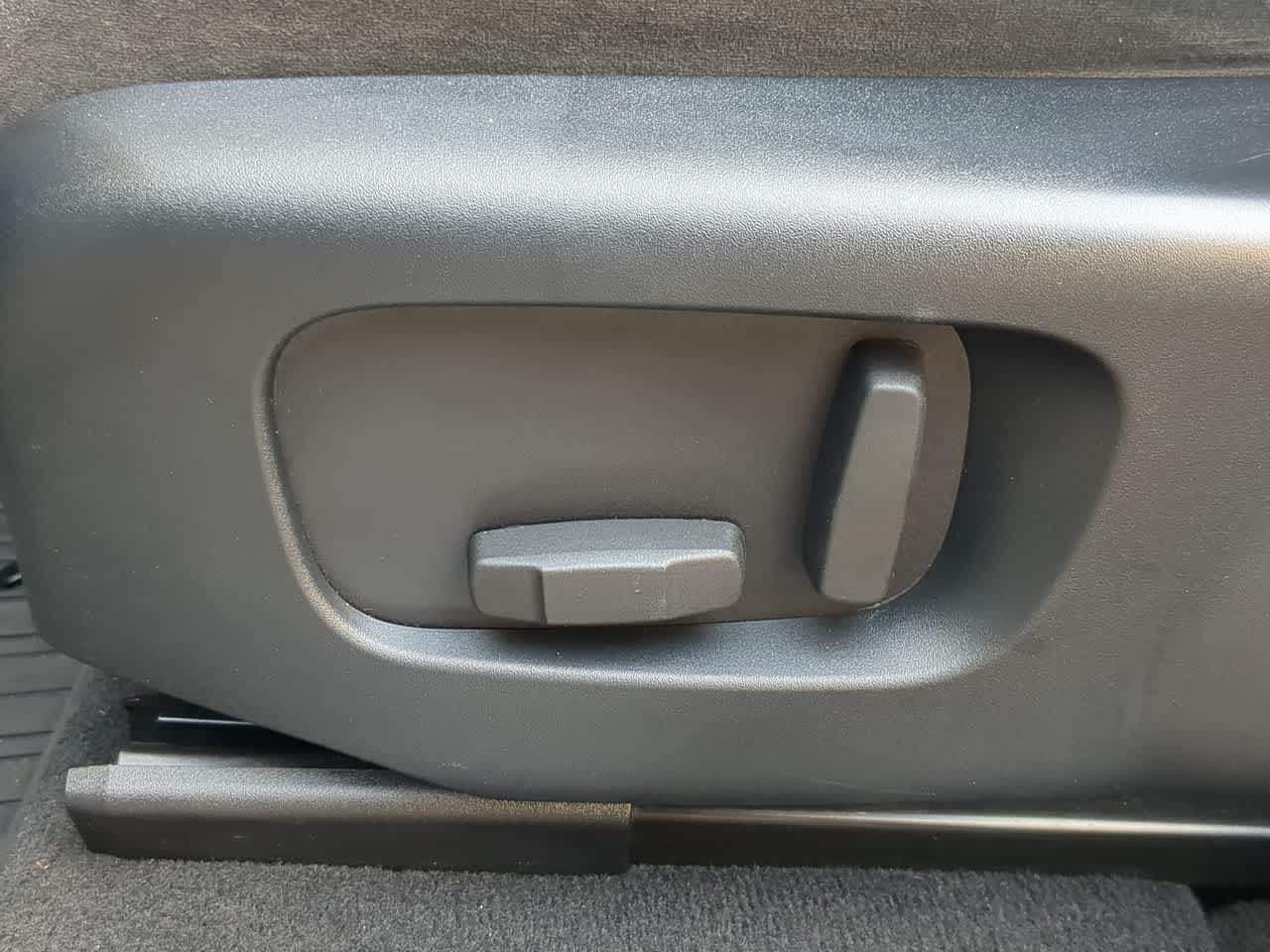 Thumbnail: 2019 Land Rover Range Rover Velar - 16