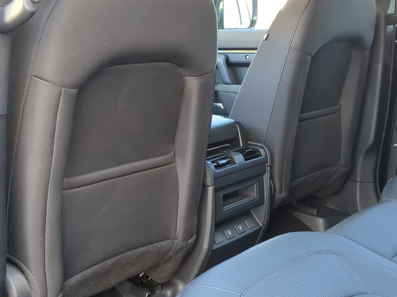 Thumbnail: 2025 Land Rover Defender - 18