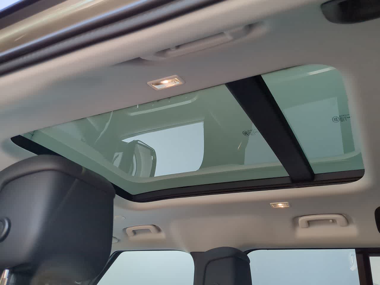 Thumbnail: 2025 Land Rover Defender - 23