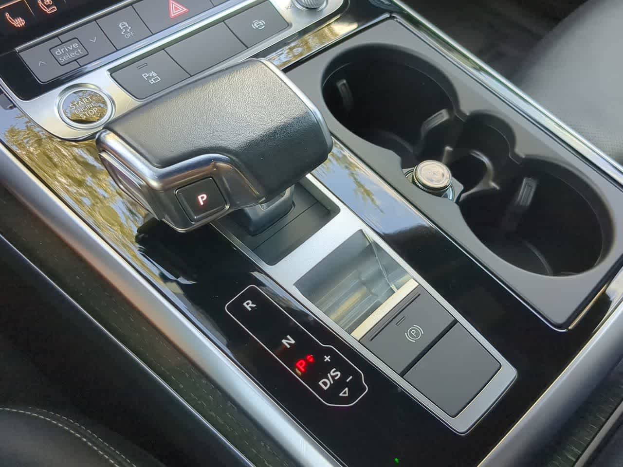 Thumbnail: 2021 Audi Q8 - 33