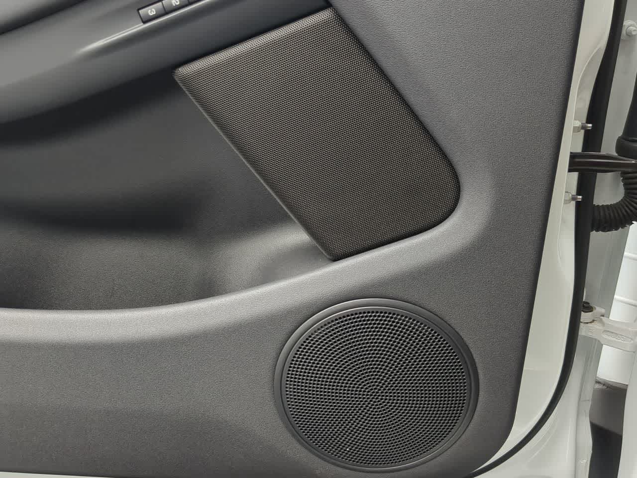 Thumbnail: 2025 Land Rover Range Rover Evoque - 33