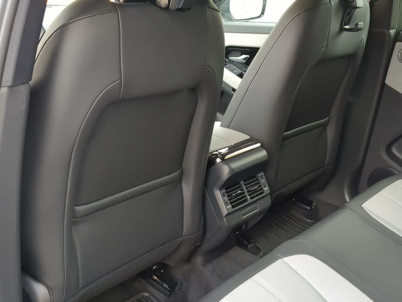 Thumbnail: 2026 Land Rover Range Rover Evoque - 18