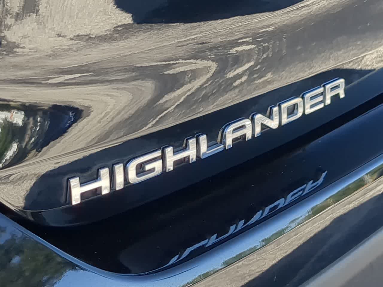 Thumbnail: 2022 Toyota Highlander - 13