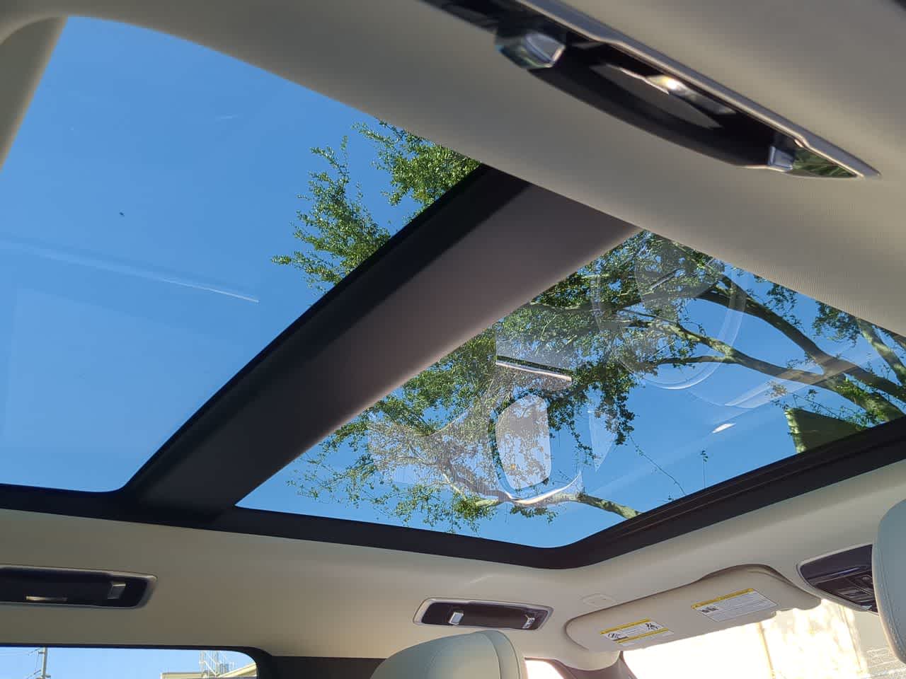 Thumbnail: 2025 Land Rover Range Rover - 23