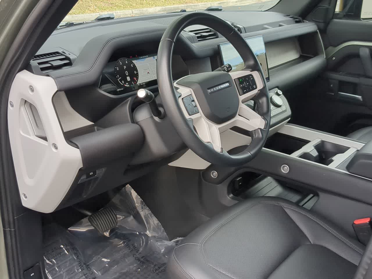 Thumbnail: 2025 Land Rover Defender - 10