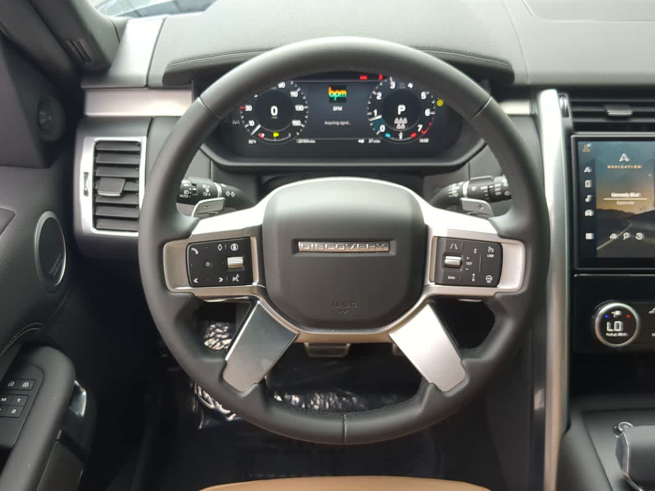 Thumbnail: 2025 Land Rover Discovery - 24