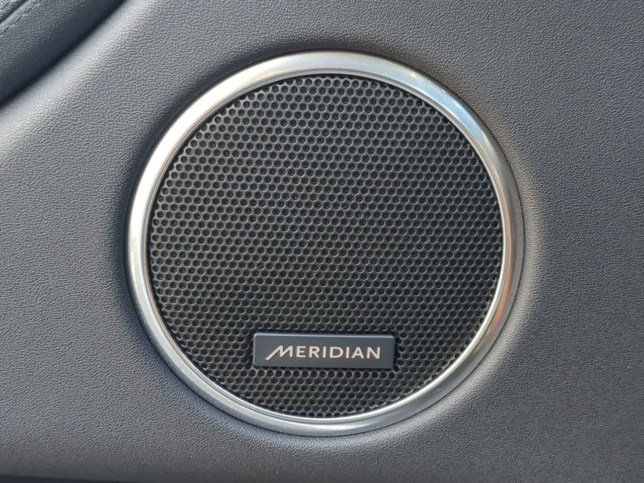 Thumbnail: 2025 Land Rover Discovery Sport - 32