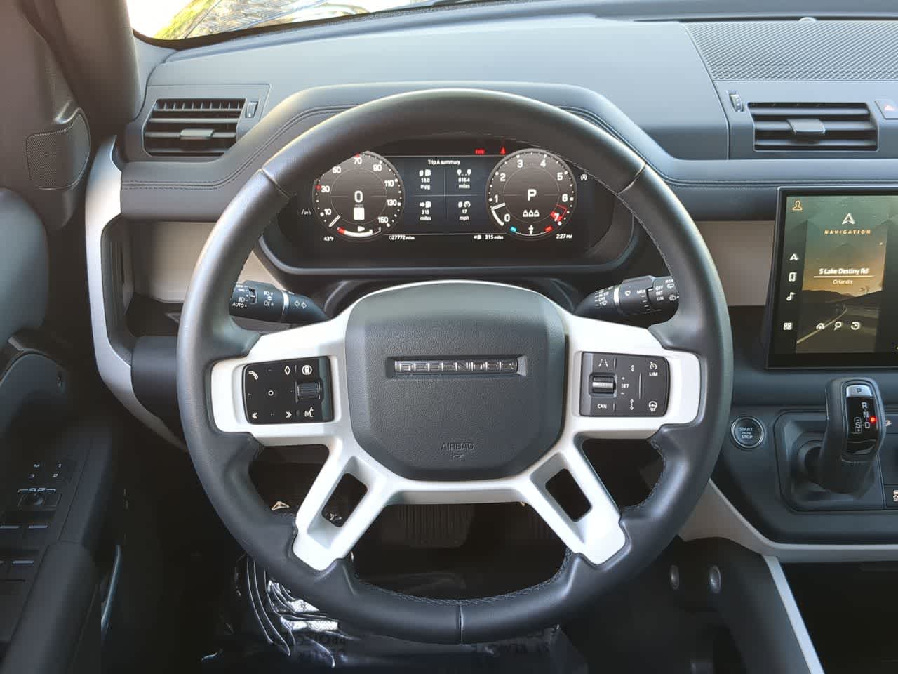 Thumbnail: 2025 Land Rover Defender - 24