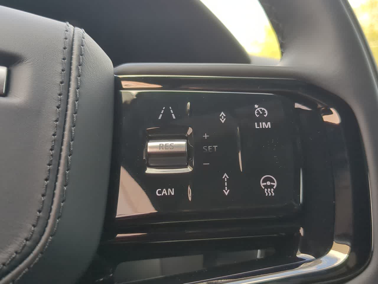 Thumbnail: 2026 Land Rover Range Rover Velar - 27