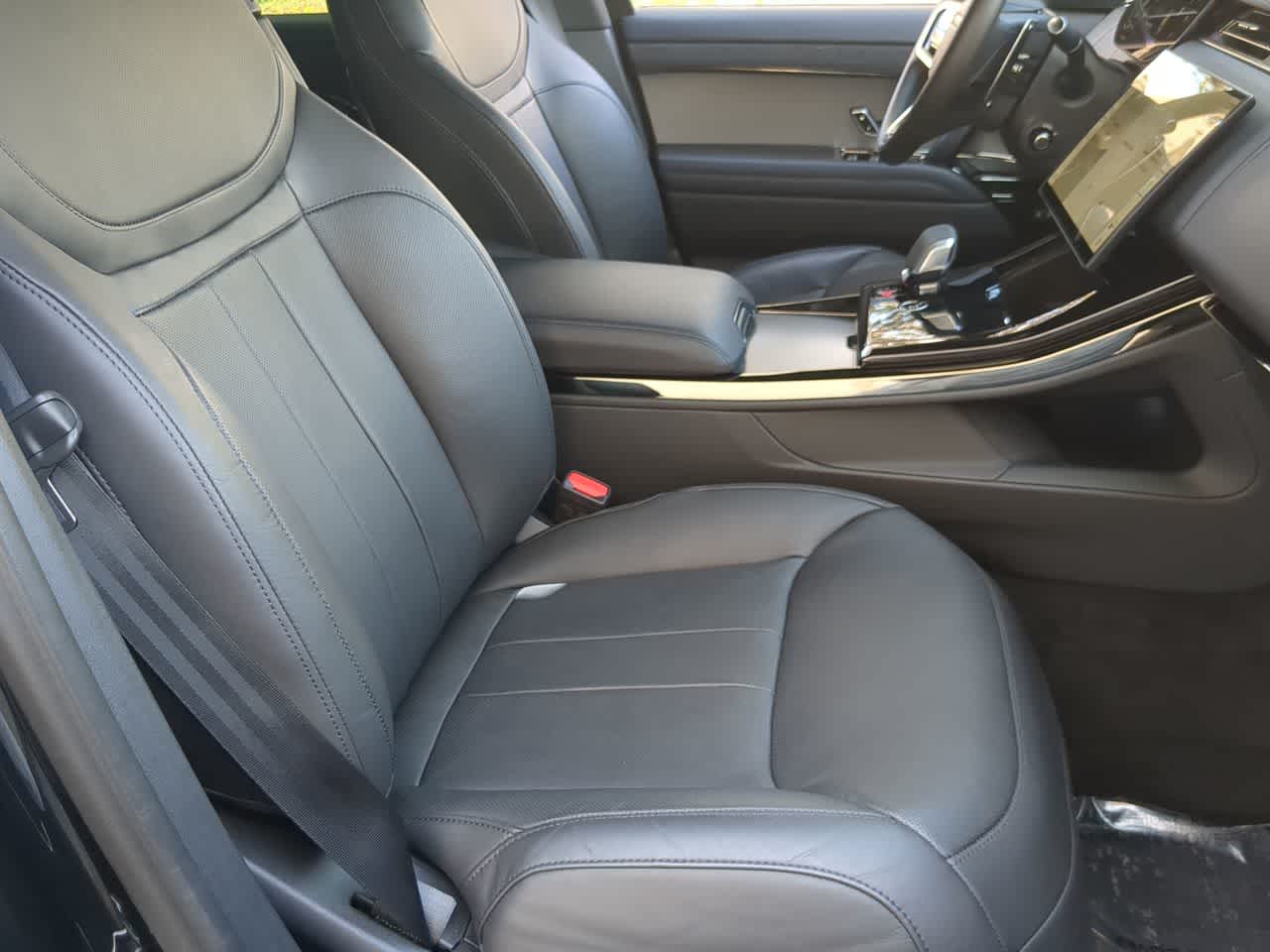 Thumbnail: 2025 Land Rover Range Rover Sport - 21