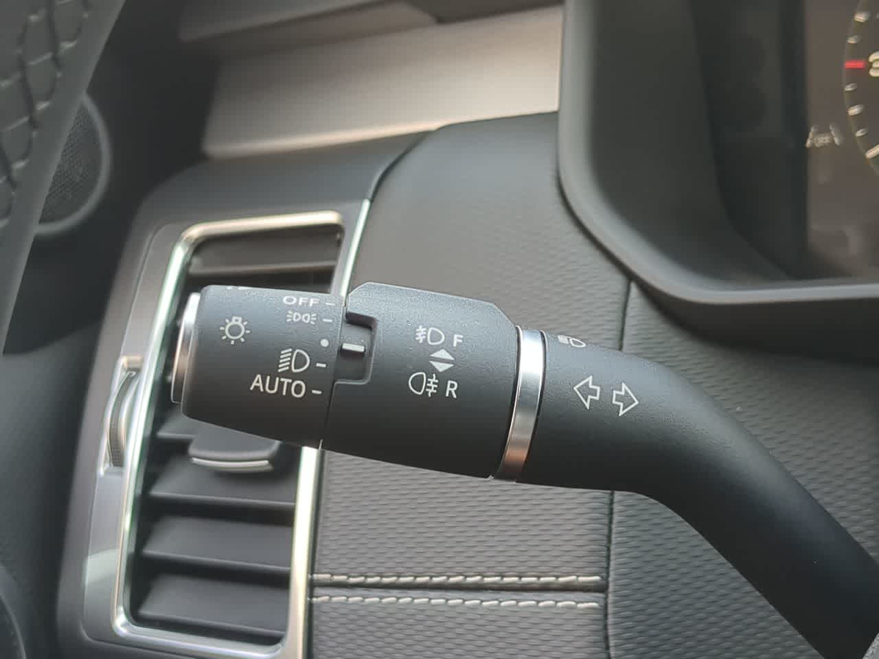 Thumbnail: 2025 Land Rover Discovery - 28