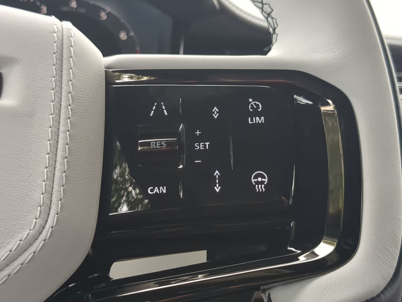 Thumbnail: 2026 Land Rover Range Rover Sport - 26