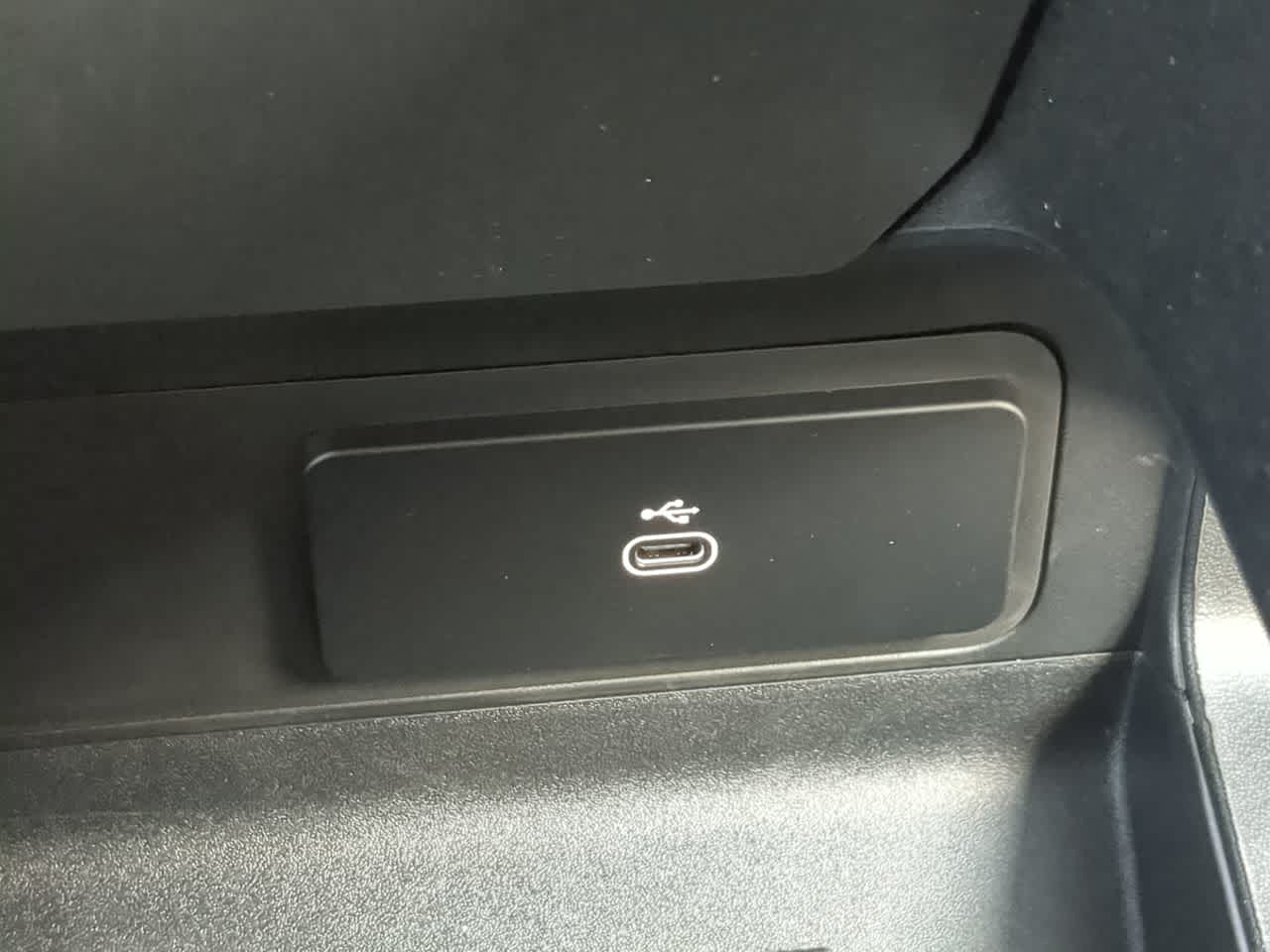 Thumbnail: 2025 Land Rover Defender - 34