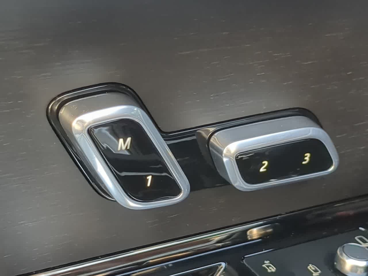 Thumbnail: 2025 Land Rover Range Rover Sport - 16