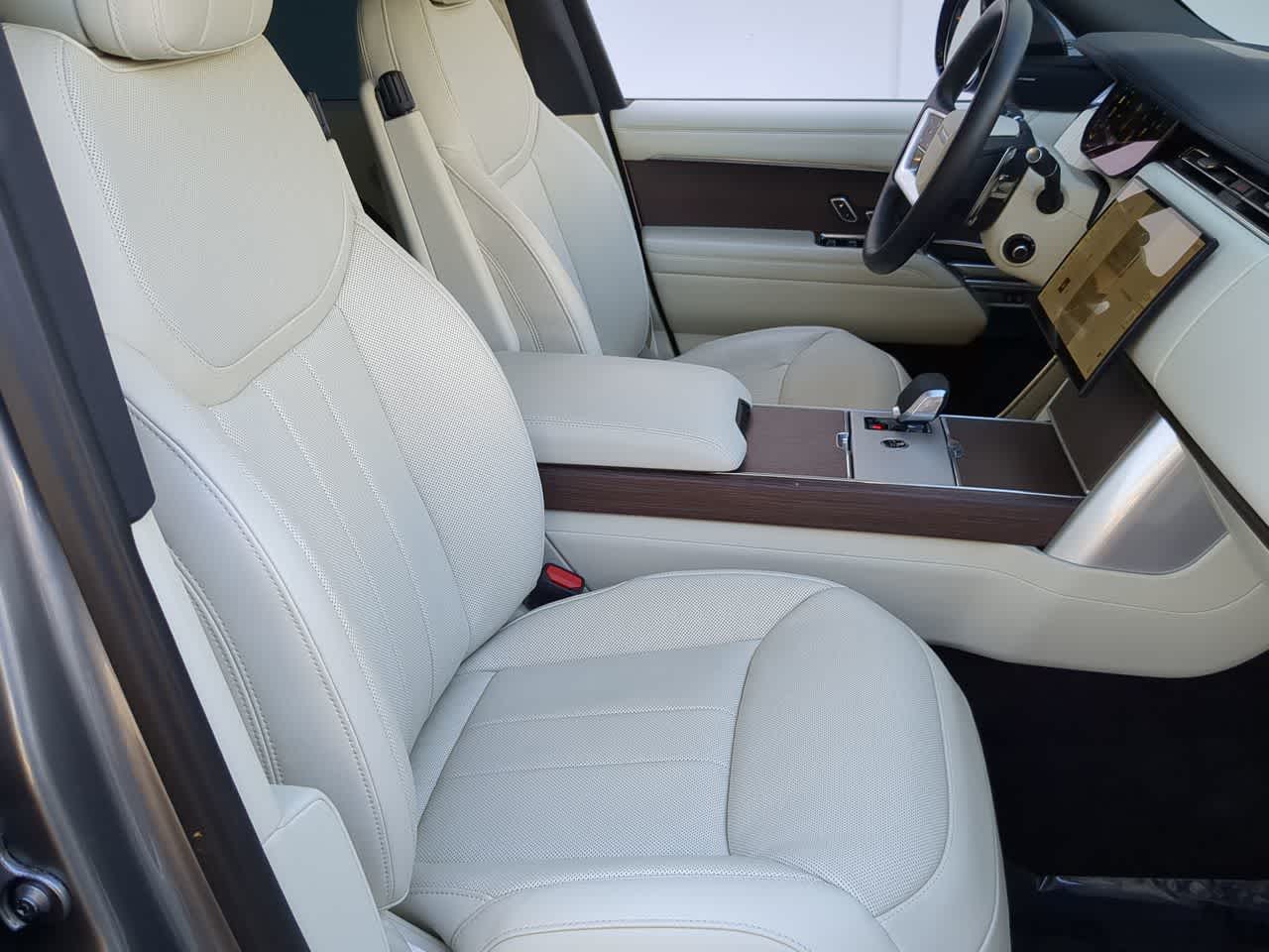 Thumbnail: 2024 Land Rover Range Rover - 23