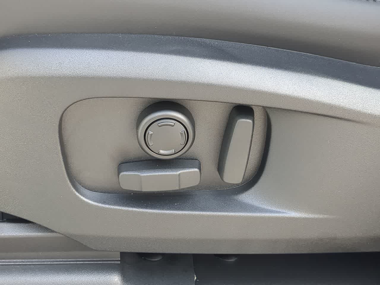 Thumbnail: 2026 Land Rover Defender - 17