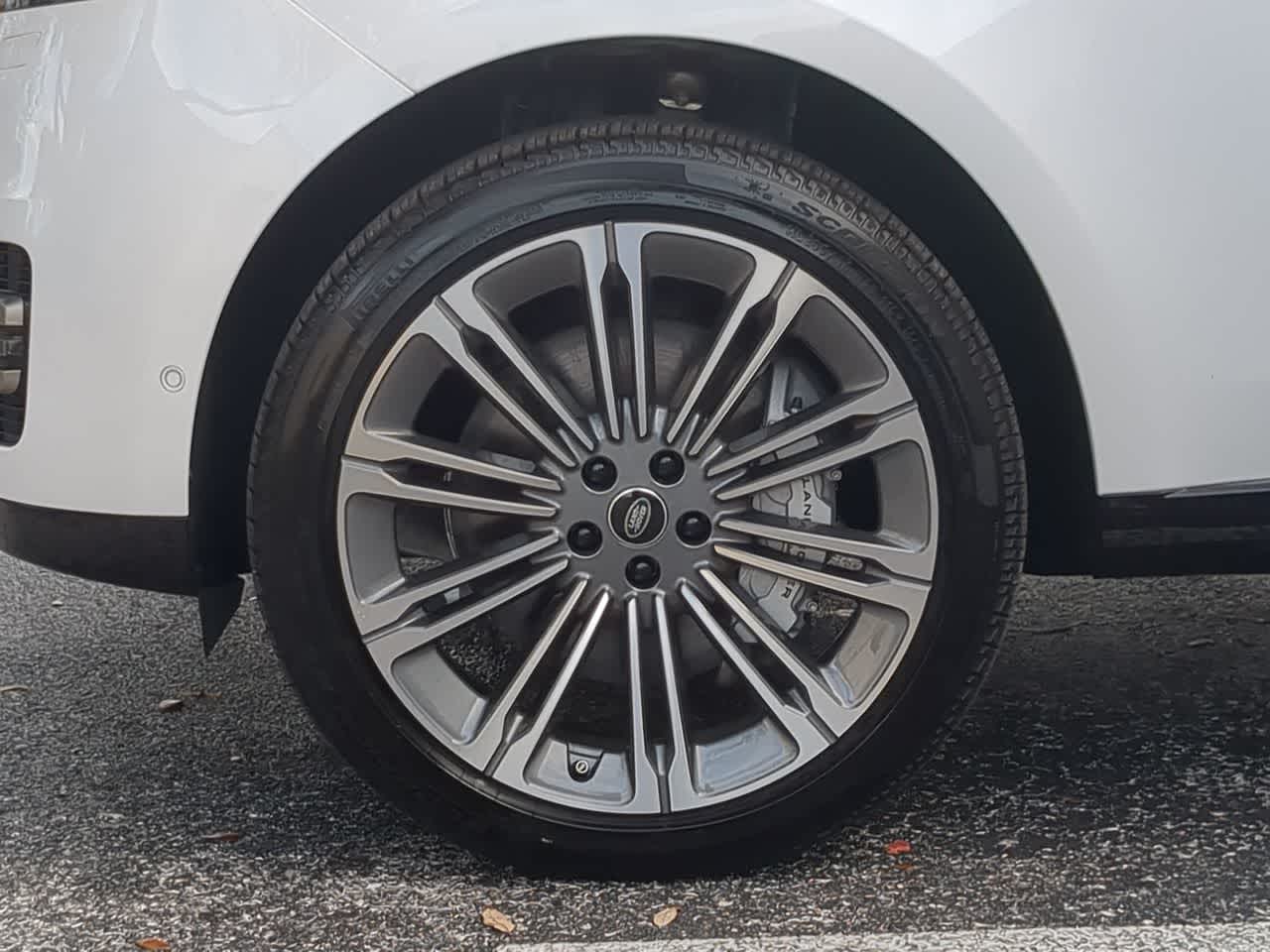 Thumbnail: 2025 Land Rover Range Rover - 14