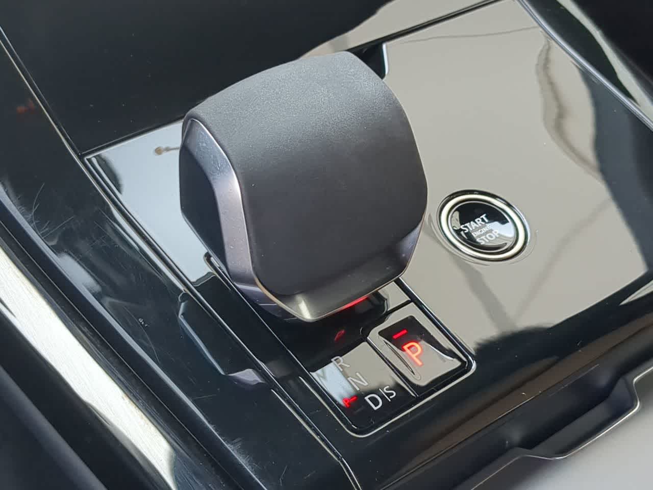 Thumbnail: 2025 Land Rover Range Rover Sport - 33