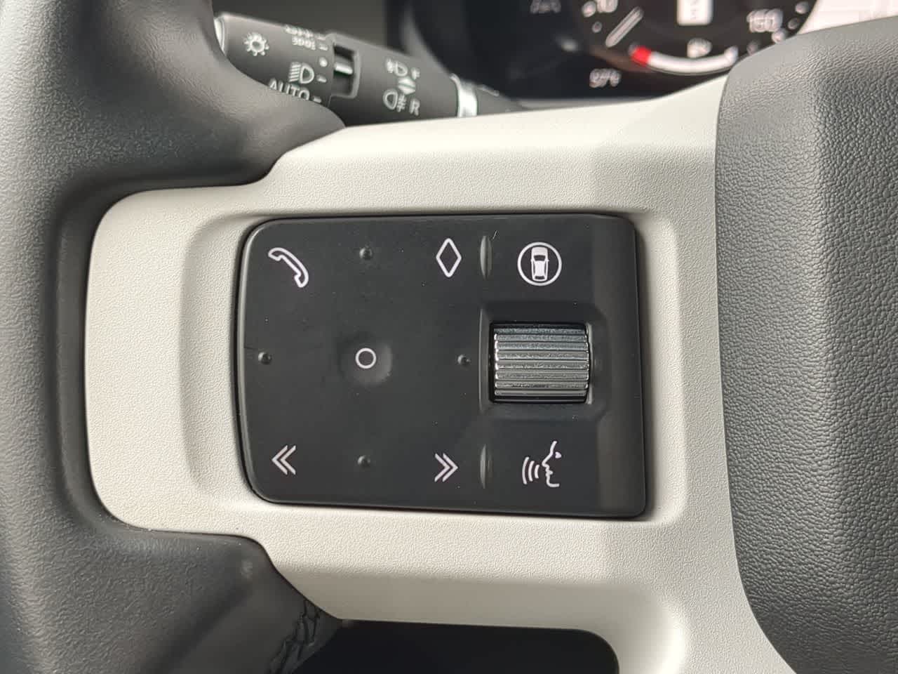 Thumbnail: 2025 Land Rover Defender - 25