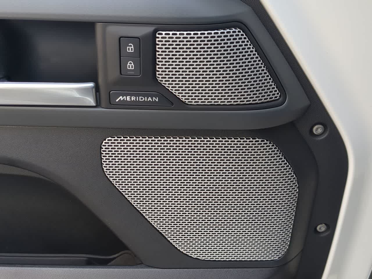 Thumbnail: 2024 Land Rover Defender - 32