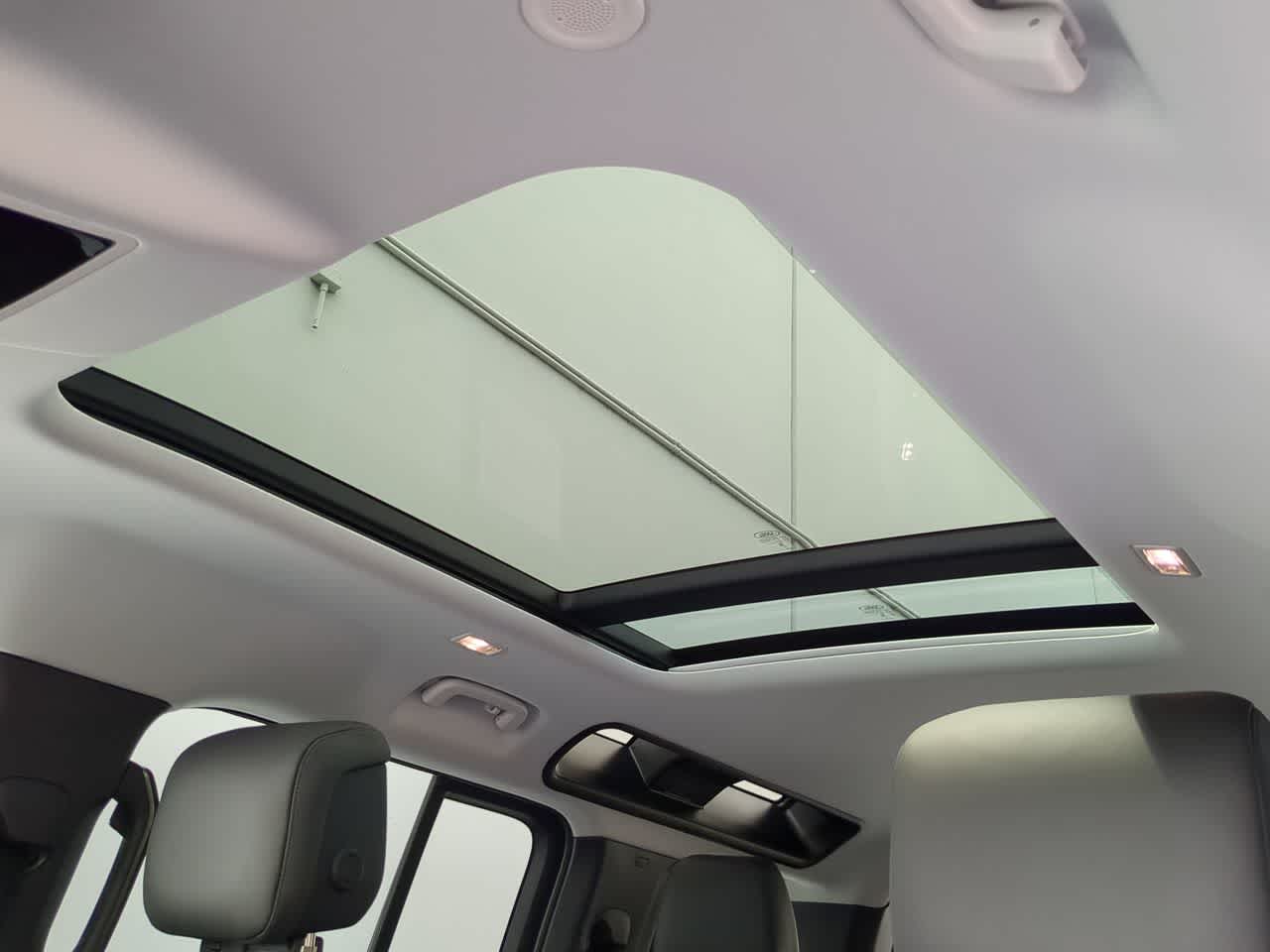 Thumbnail: 2025 Land Rover Defender - 20